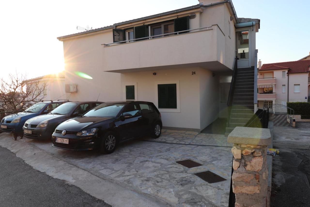 Charming Seaside Apartments Noa & Jakov, Zaboric Sibenik Екстериор снимка