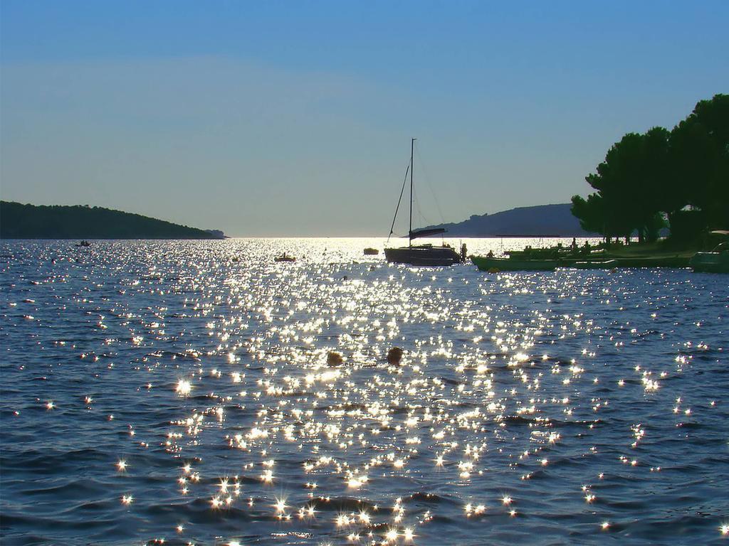 Charming Seaside Apartments Noa & Jakov, Zaboric Sibenik Екстериор снимка