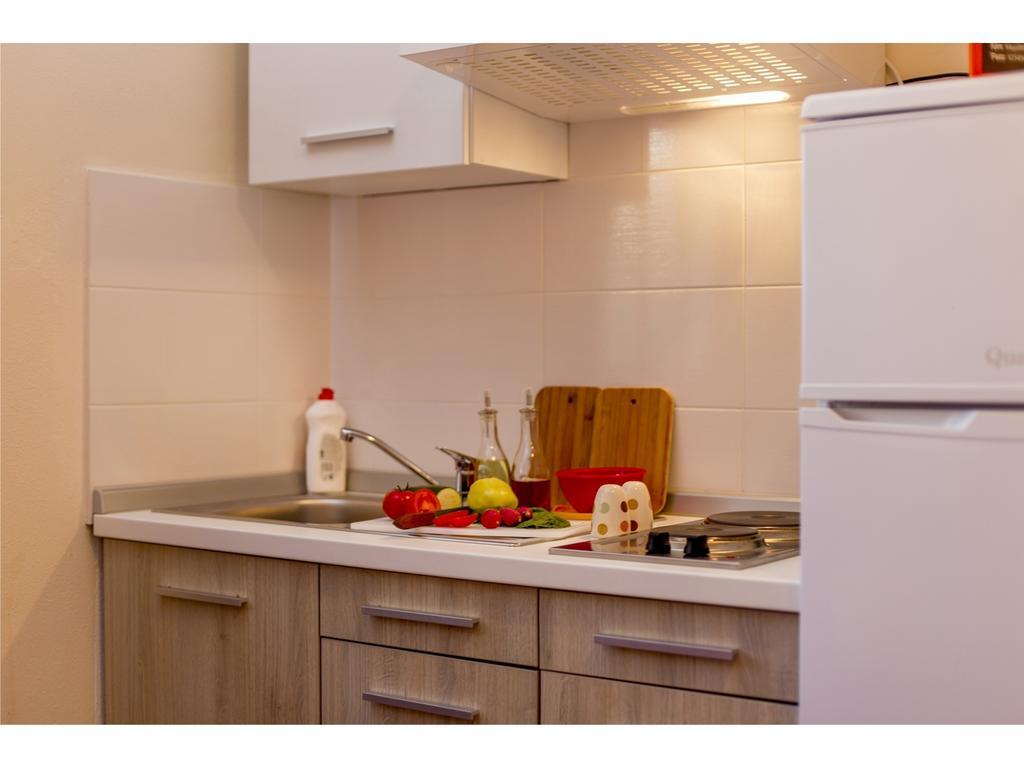 Charming Seaside Apartments Noa & Jakov, Zaboric Sibenik Стая снимка