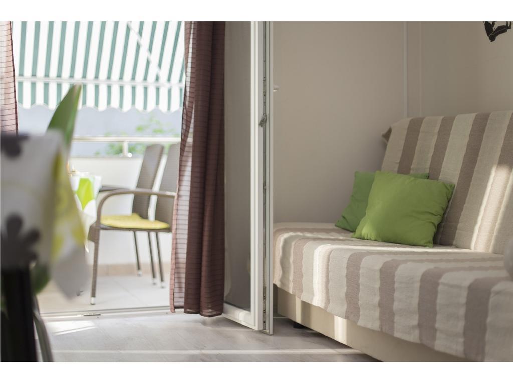Charming Seaside Apartments Noa & Jakov, Zaboric Sibenik Стая снимка